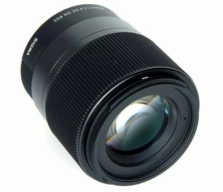 Sigma 30mm f/1.4 DC DN Lens (Canon RF Mount)